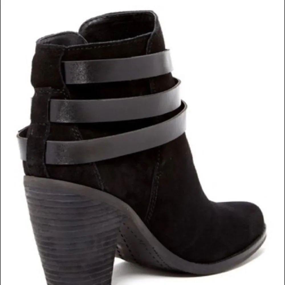 ✨ Callia Booties
Dolce Vita✨ - Picture 4 of 8